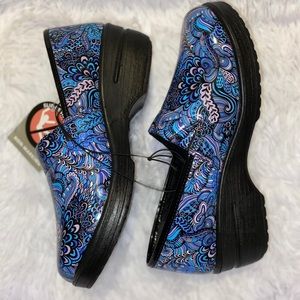 Brand new nurses clogs size 9.5 slip resistant